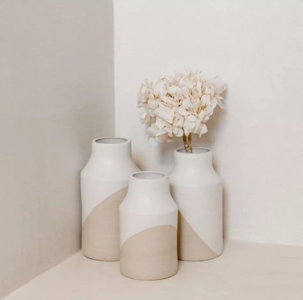 Vase pot de lait "Halfe white"